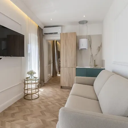 Finest 1 Lejlighed *